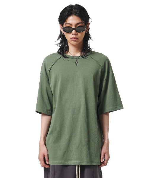 ATTENTIONROW(アテンションロー)の「22SS07AT030ショルダーパイピングレギュラーオーバーフィット半袖(カーキミリタリー)(Tシャツ/カットソー・メンズ・その他・1/2)」の1枚目の写真