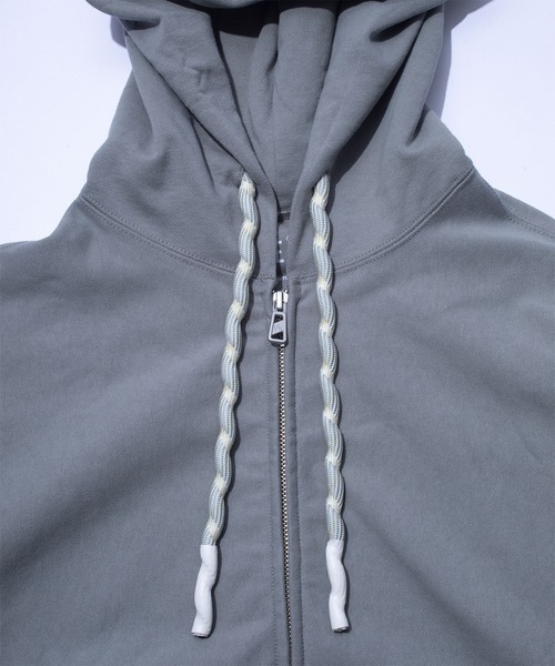 F/CE. （エフシーイー）の「DOUBLE LAYERED POCKET ZIP HOODIE / ダブル レイヤード ポケット ジップ フーディ（パーカー・メンズ・ブラック/グレー・MEDIUM/SMALL/X-LARGE/LARGE）」の5枚目の写真