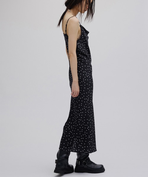 Ameri（アメリ）の「RANDOM DOT SHEER LAYERED DRESS（ドレス・レディース・アイボリー/ブラック・MEDIUM/SMALL）」の11枚目の写真