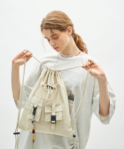 full/fill.(フルフィル)の「two pocket backpack/2ポケットナップサック(バックパック/リュック・レディース・ブラック/アイボリー・FREE)」の1枚目の写真
