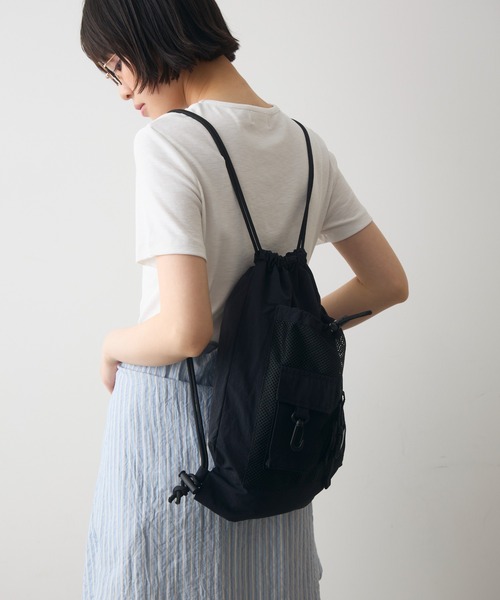full/fill.(フルフィル)の「two pocket backpack/2ポケットナップサック(バックパック/リュック・レディース・ブラック/アイボリー・FREE)」の11枚目の写真