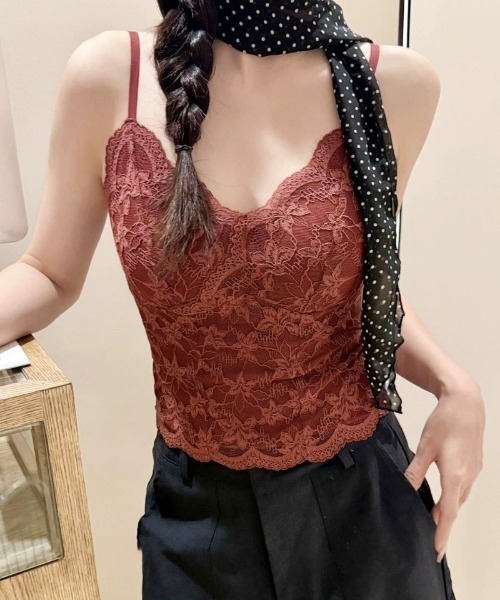 Ritzy(リッツィー)の「カップ付き レースデザインキャミソール(キャミソール・レディース・レッド/ブラック/ホワイト・M/L)」の3枚目の写真
