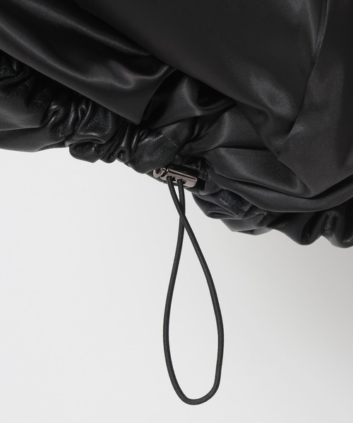 LOWRYS FARM(ローリーズファーム)の「レザーバルーンブルゾン 637617(ブルゾン・レディース・アイボリー/ブラック/ブラウン・FREE)」の6枚目の写真