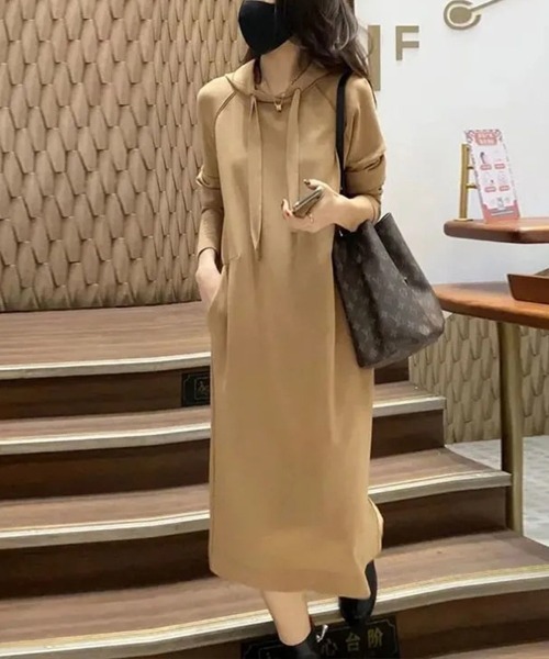 Flugge(フラッジー)の「パーカーロングワンピ(ワンピース・レディース・ベージュ/ブラック・MEDIUM/LARGE)」の2枚目の写真