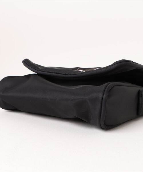 Manhattan Portage(マンハッタンポーテージ)の「WHITEHALL SHOULDER MGNT FLIGHT NYLON BACKING KUROMI(ショルダーバッグ・レディース・ブラック・SMALL)」の9枚目の写真