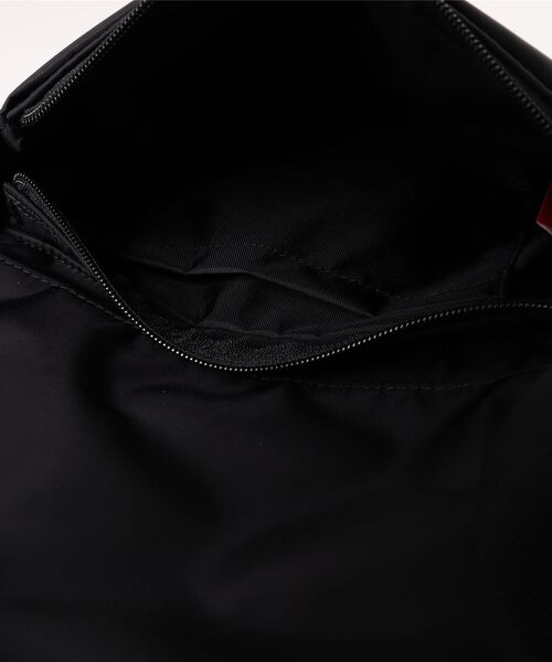 Manhattan Portage(マンハッタンポーテージ)の「WHITEHALL SHOULDER MGNT FLIGHT NYLON BACKING KUROMI(ショルダーバッグ・レディース・ブラック・SMALL)」の10枚目の写真