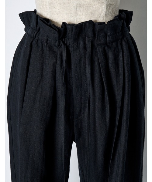 RUMCHE(ラムシェ)の「Gathered Tuck Wide Trousers / ギャザータックワイドパンツ(スラックス・レディース・ブラック/ベージュ・FREE)」の10枚目の写真