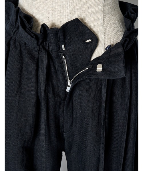 RUMCHE(ラムシェ)の「Gathered Tuck Wide Trousers / ギャザータックワイドパンツ(スラックス・レディース・ブラック/ベージュ・FREE)」の11枚目の写真