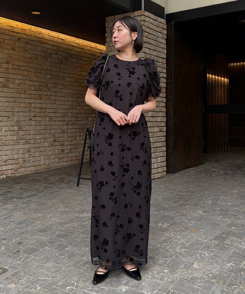 CAPRICIEUX LE'MAGE（カプリシューレマージュ）の「【オケージョン/サイズ展開あり】フロッキーパフワンピース（ワンピース・レディース・ベージュ/ブラック・PS/TM/FREE）」の14枚目の写真