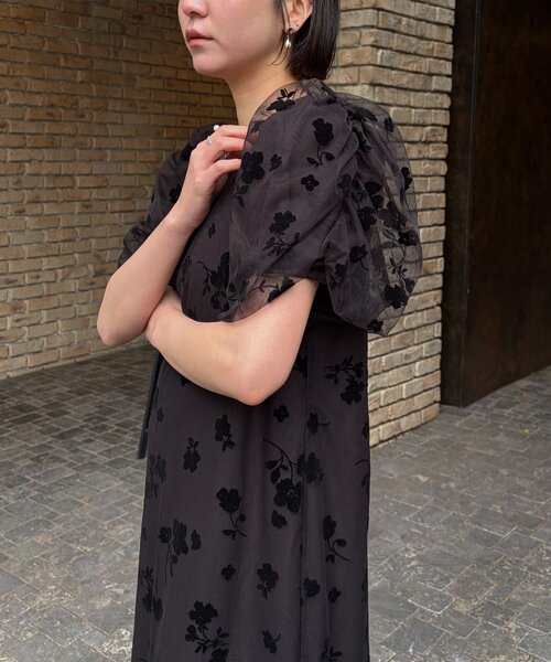 CAPRICIEUX LE'MAGE（カプリシューレマージュ）の「【オケージョン/サイズ展開あり】フロッキーパフワンピース（ワンピース・レディース・ベージュ/ブラック・PS/TM/FREE）」の18枚目の写真