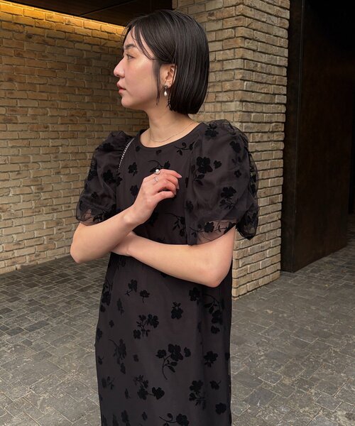 CAPRICIEUX LE'MAGE（カプリシューレマージュ）の「【オケージョン/サイズ展開あり】フロッキーパフワンピース（ワンピース・レディース・ベージュ/ブラック・PS/TM/FREE）」の21枚目の写真