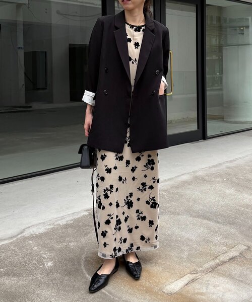 CAPRICIEUX LE'MAGE（カプリシューレマージュ）の「【オケージョン/サイズ展開あり】フロッキーパフワンピース（ワンピース・レディース・ベージュ/ブラック・PS/TM/FREE）」の8枚目の写真