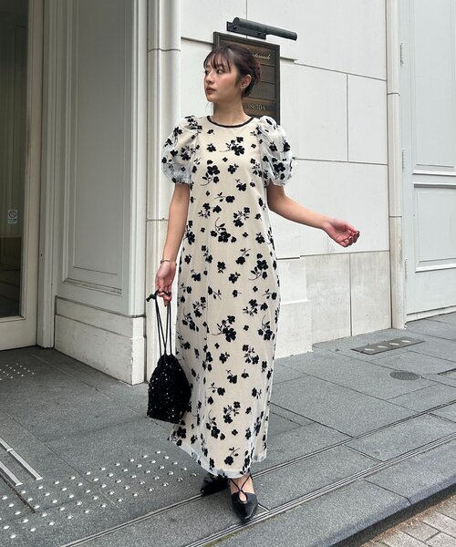 CAPRICIEUX LE'MAGE（カプリシューレマージュ）の「【オケージョン/サイズ展開あり】フロッキーパフワンピース（ワンピース・レディース・ベージュ/ブラック・PS/TM/FREE）」の10枚目の写真