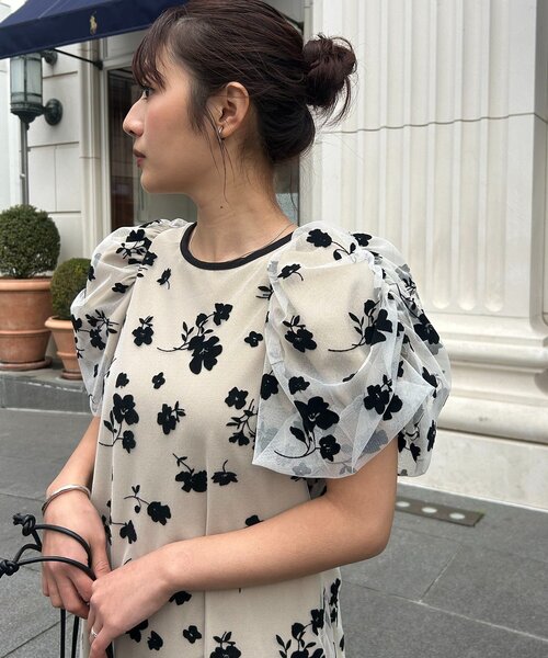 CAPRICIEUX LE'MAGE（カプリシューレマージュ）の「【オケージョン/サイズ展開あり】フロッキーパフワンピース（ワンピース・レディース・ベージュ/ブラック・PS/TM/FREE）」の11枚目の写真