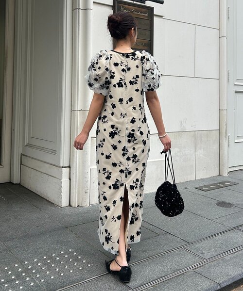 CAPRICIEUX LE'MAGE（カプリシューレマージュ）の「【オケージョン/サイズ展開あり】フロッキーパフワンピース（ワンピース・レディース・ベージュ/ブラック・PS/TM/FREE）」の12枚目の写真