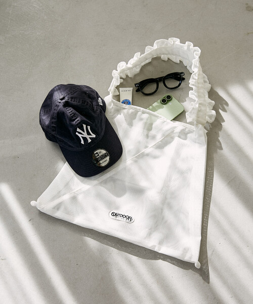 OUTDOOR PRODUCTS（アウトドアプロダクツ）の「OUTDOOR PRODUCTS × PUBLUX/アウトドアプロダクツ 別注 メッシュ フリル トートバッグ　限定展開（トートバッグ・レディース・オフホワイト/グレー/ブラック・ONE SIZE）」の2枚目の写真