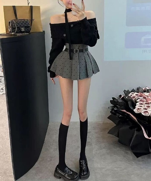 Mejoul（メジュール）の「【2026春夏新作】【ベルト・インパン付】ドット柄 プリーツミニスカート（スカート・レディース・ブラック/グレー・S/M）」の3枚目の写真