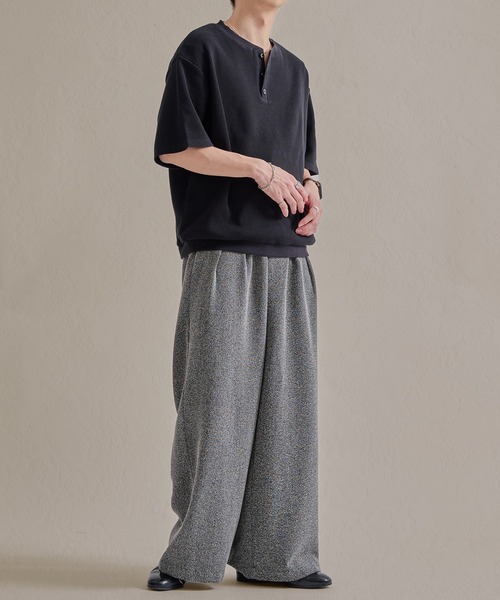 epnok(エプノック)の「ワッフルヘンリーネック半袖Tee(Tシャツ/カットソー・メンズ・ブラック系その他/グレー/ブラック・SMALL/MEDIUM/LARGE)」の10枚目の写真