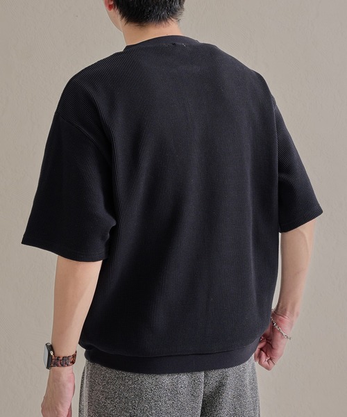 epnok(エプノック)の「ワッフルヘンリーネック半袖Tee(Tシャツ/カットソー・メンズ・ブラック系その他/グレー/ブラック・SMALL/MEDIUM/LARGE)」の5枚目の写真