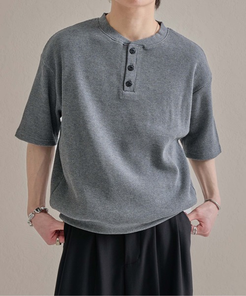 epnok(エプノック)の「ワッフルヘンリーネック半袖Tee(Tシャツ/カットソー・メンズ・ブラック系その他/グレー/ブラック・SMALL/MEDIUM/LARGE)」の19枚目の写真
