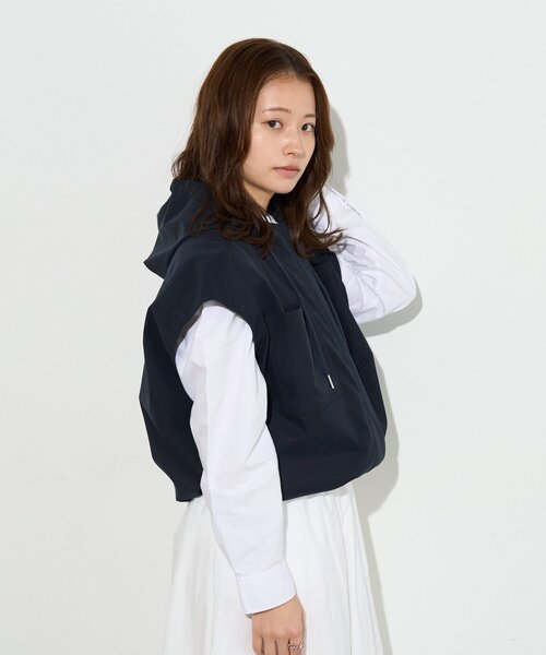 BIRTHDAY BAR（バースデイバー）の「【B-DAY STORE】フーディーベスト　レディス（ベスト・レディース・ベージュ/ネイビー・0）」の2枚目の写真