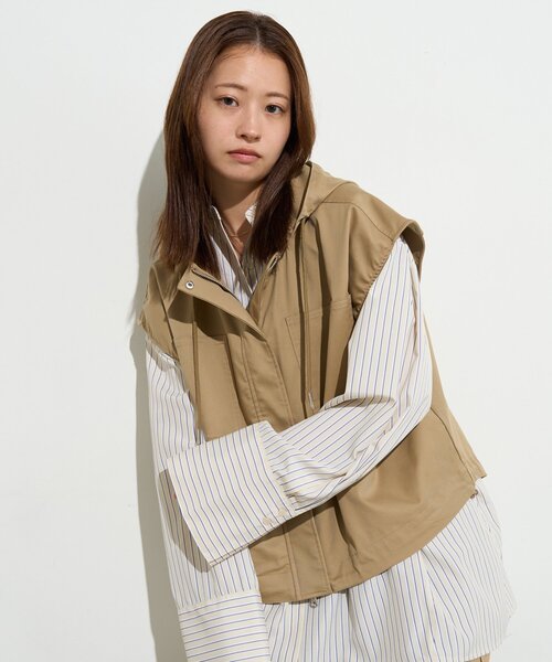 BIRTHDAY BAR（バースデイバー）の「【B-DAY STORE】フーディーベスト　レディス（ベスト・レディース・ベージュ/ネイビー・0）」の3枚目の写真