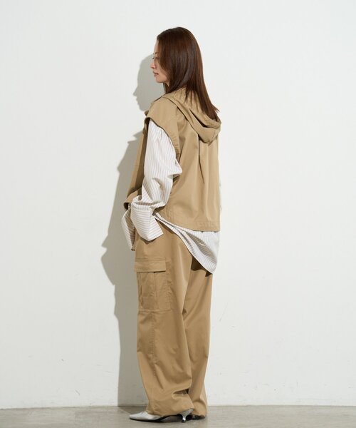 BIRTHDAY BAR（バースデイバー）の「【B-DAY STORE】フーディーベスト　レディス（ベスト・レディース・ベージュ/ネイビー・0）」の15枚目の写真