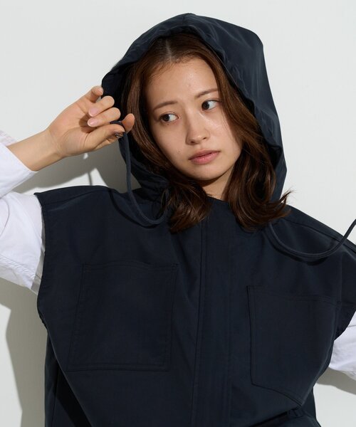 BIRTHDAY BAR（バースデイバー）の「【B-DAY STORE】フーディーベスト　レディス（ベスト・レディース・ベージュ/ネイビー・0）」の22枚目の写真