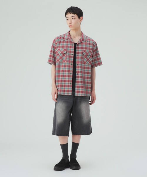 BEAMS HEART(ビームスハート)の「ブラスト ワイドデニム ショーツ(その他パンツ・メンズ・ブラック/ネイビー・SMALL/LARGE/MEDIUM)」の3枚目の写真