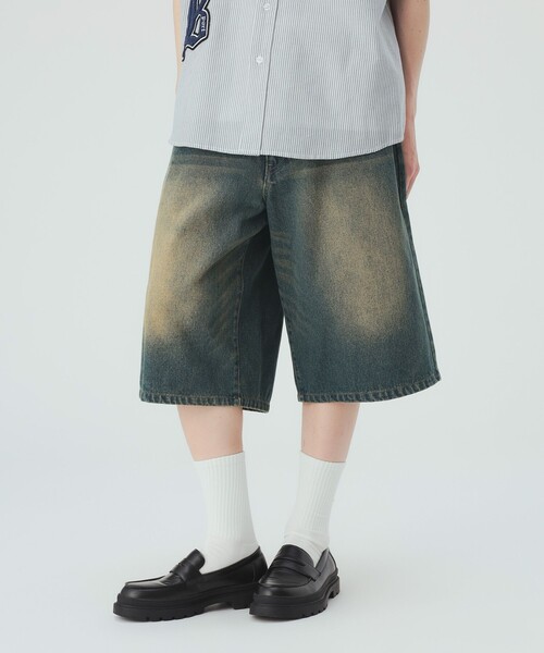BEAMS HEART(ビームスハート)の「ブラスト ワイドデニム ショーツ(その他パンツ・メンズ・ブラック/ネイビー・SMALL/LARGE/MEDIUM)」の2枚目の写真