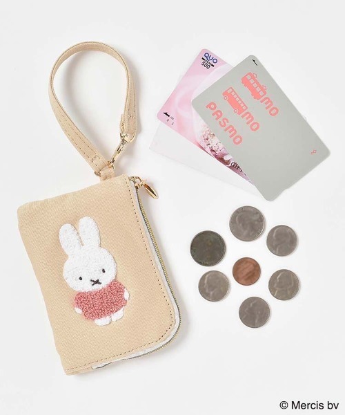 Miffy( ミッフィー)の「miffyスプリングサガラ刺繍コインパスケース(パスケース・レディース・グレー/ベージュ・FREE)」の2枚目の写真