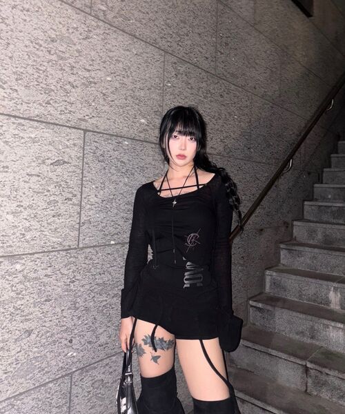 COVETT（コベット）の「コベットバーティカルホルター [ブラック]（Tシャツ/カットソー・レディース・ブラック・FREE）」の3枚目の写真