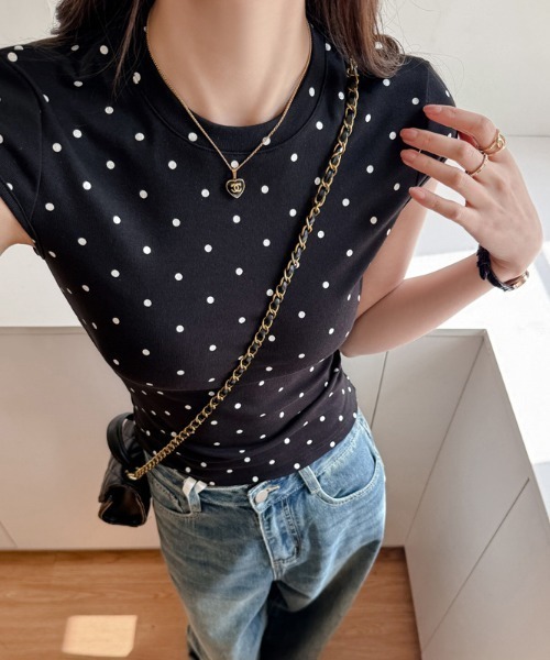SHEPP(シープ)の「【お気に入り数5100人突破!】ドット柄タイト半袖Tシャツ(Tシャツ/カットソー・レディース・ブラック/グレー/ホワイト・M/S)」の6枚目の写真