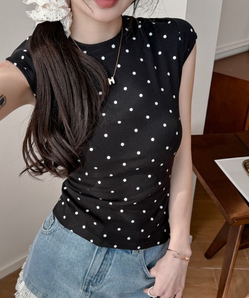 SHEPP(シープ)の「【お気に入り数5100人突破!】ドット柄タイト半袖Tシャツ(Tシャツ/カットソー・レディース・ブラック/グレー/ホワイト・M/S)」の8枚目の写真