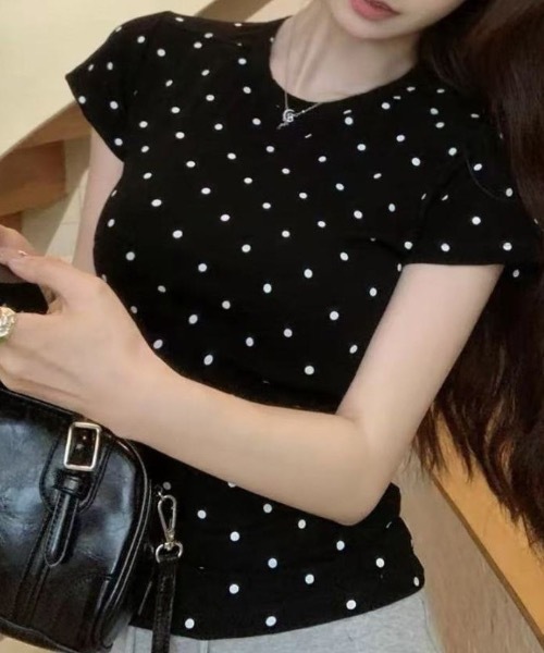 SHEPP(シープ)の「【お気に入り数5100人突破!】ドット柄タイト半袖Tシャツ(Tシャツ/カットソー・レディース・ブラック/グレー/ホワイト・M/S)」の11枚目の写真