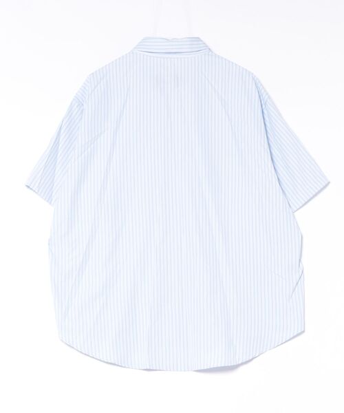 a.p.o.v.（エーピーオービー）の「a.p.o.v. オーバーサイズストライプコットンミニマル半袖シャツ（シャツ/ブラウス・メンズ・ブルー/ブラック・ONESIZE）」の3枚目の写真