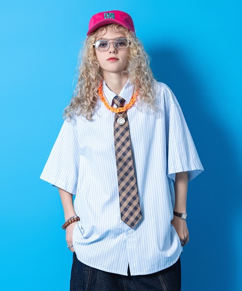 a.p.o.v.（エーピーオービー）の「a.p.o.v. オーバーサイズストライプコットンミニマル半袖シャツ（シャツ/ブラウス・メンズ・ブルー/ブラック・ONESIZE）」の2枚目の写真