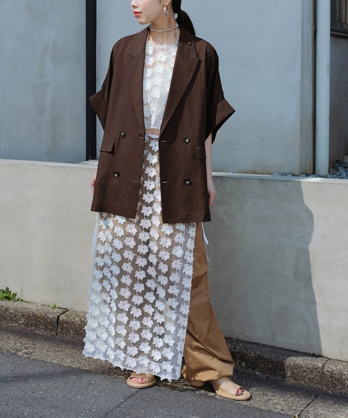 ADAM ET ROPE'（アダムエロペ）の「【サステナブル】ショートスリーブシャツジャケット（テーラードジャケット・レディース・キナリ/ダークブラウン/ブラック・FREE）」の5枚目の写真