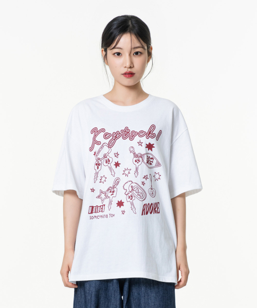 MOZMOZ（モズモズ）の「キッチオーバーサイズグラフィック半袖Tシャツホワイト（Tシャツ/カットソー・レディース・その他・M/XL/XXL）」の4枚目の写真