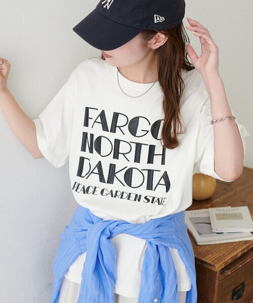 DISCOAT(ディスコート)の「【Enlude】ビワレロゴヴィンテージライクTシャツ《ユニセックス》(Tシャツ/カットソー・レディース・ネイビー/チャコールグレー/オフホワイト/ブラウン/ダークグレー・FREE/SMALL)」の1枚目の写真