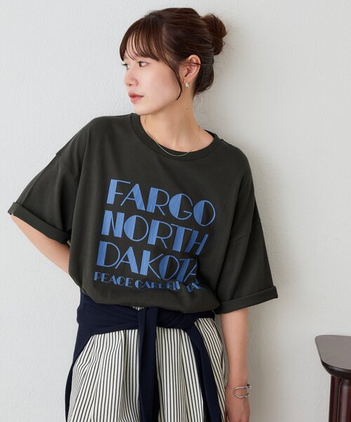 DISCOAT(ディスコート)の「【Enlude】ビワレロゴヴィンテージライクTシャツ《ユニセックス》(Tシャツ/カットソー・レディース・ネイビー/チャコールグレー/オフホワイト/ブラウン/ダークグレー・FREE/SMALL)」の3枚目の写真