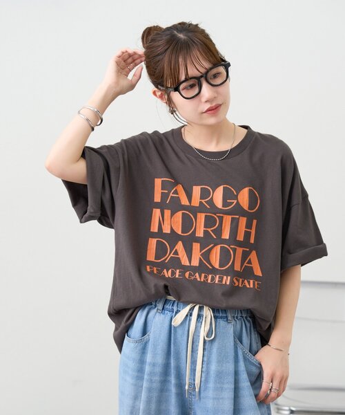 DISCOAT(ディスコート)の「【Enlude】ビワレロゴヴィンテージライクTシャツ《ユニセックス》(Tシャツ/カットソー・レディース・ネイビー/チャコールグレー/オフホワイト/ブラウン/ダークグレー・FREE/SMALL)」の13枚目の写真