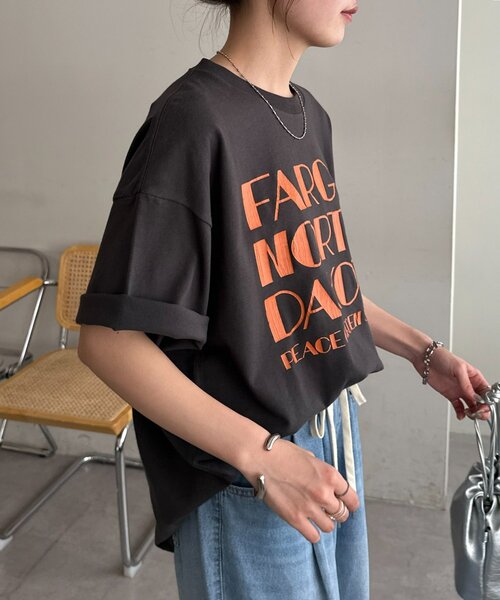 DISCOAT(ディスコート)の「【Enlude】ビワレロゴヴィンテージライクTシャツ《ユニセックス》(Tシャツ/カットソー・レディース・ネイビー/チャコールグレー/オフホワイト/ブラウン/ダークグレー・FREE/SMALL)」の19枚目の写真
