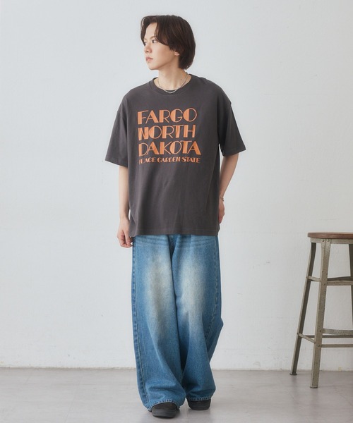 DISCOAT(ディスコート)の「【Enlude】ビワレロゴヴィンテージライクTシャツ《ユニセックス》(Tシャツ/カットソー・レディース・ネイビー/チャコールグレー/オフホワイト/ブラウン/ダークグレー・FREE/SMALL)」の6枚目の写真
