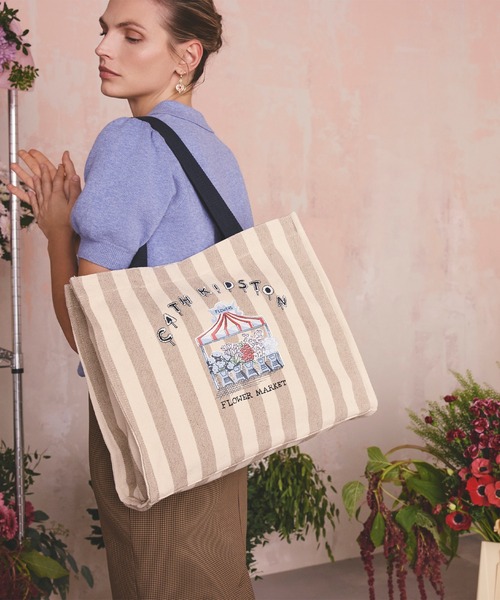 Cath Kidston(キャスキッドソン)の「フラワーマーケット イーストウエスト トートバッグ Cath Stripe(トートバッグ・レディース・ブルー・FREE)」の12枚目の写真