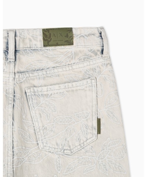 ARMANI EXCHANGE(アルマーニエクスチェンジ)の「【A|X アルマーニ エクスチェンジ】IA リーフパターン ブリーチデニムパンツ_J38 RELAXED(デニムパンツ・レディース・ベージュ・24inch/25inch/26inch/27inch/28inch/29inch)」の3枚目の写真