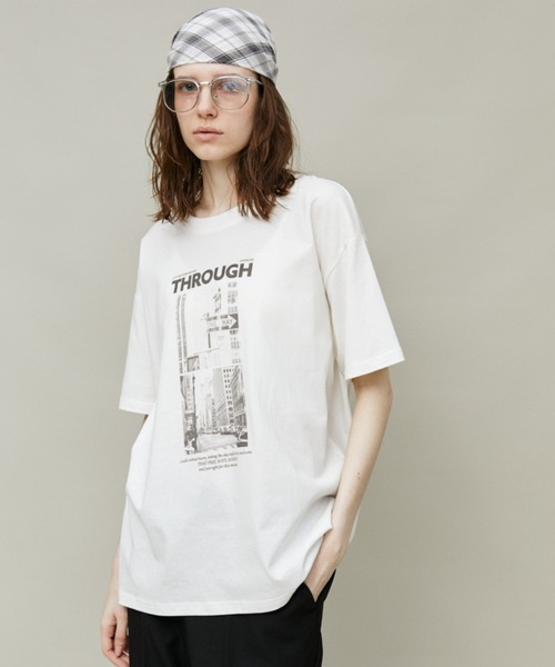 Auntie Rosa Holiday(アンティローザホリデー)の「フォトプリントロゴオーバーサイズTシャツ / 汗染み防止加工(Tシャツ/カットソー・レディース・オフホワイト/グレー・FREE)」の13枚目の写真
