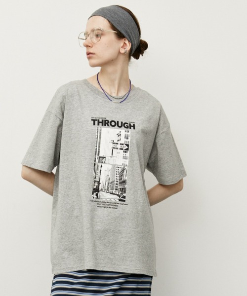 Auntie Rosa Holiday(アンティローザホリデー)の「フォトプリントロゴオーバーサイズTシャツ / 汗染み防止加工(Tシャツ/カットソー・レディース・オフホワイト/グレー・FREE)」の3枚目の写真