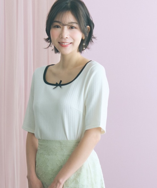 marun(マルン)の「<大きいサイズ>スクエアパイピングカットソートップス marun(Tシャツ/カットソー・レディース・オフホワイト/ネイビー・4L/3L/LL/L/5L)」の22枚目の写真