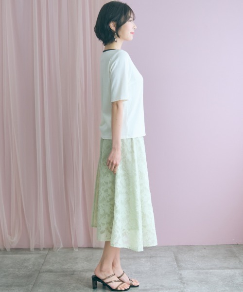 marun(マルン)の「<大きいサイズ>スクエアパイピングカットソートップス marun(Tシャツ/カットソー・レディース・オフホワイト/ネイビー・4L/3L/LL/L/5L)」の21枚目の写真